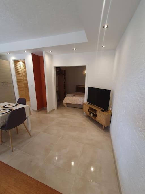 Appartement 30 M De La Plage Grimaud Eksteriør billede